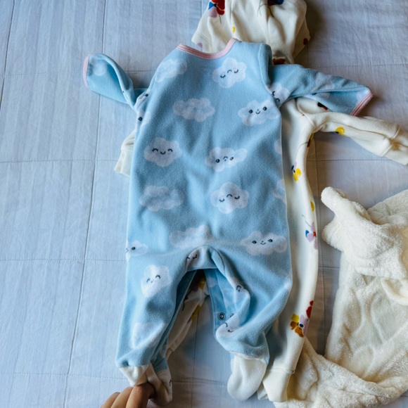 Baby Girl 3 Set Bundle Lot Super Warm Fuzzy Footie Onesies - Picture 8 of 8